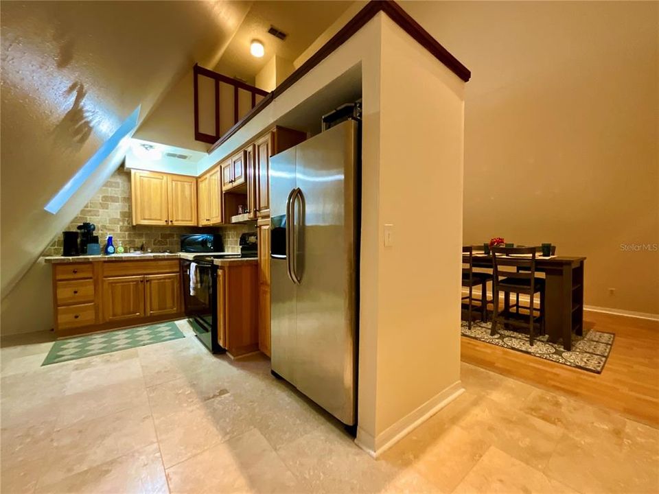 For Sale: $279,500 (2 beds, 1 baths, 1164 Square Feet)