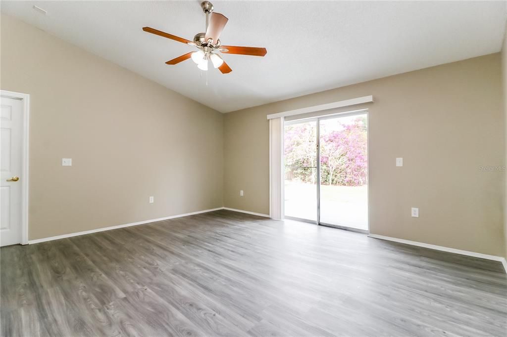 For Rent: $2,040 (3 beds, 2 baths, 1639 Square Feet)