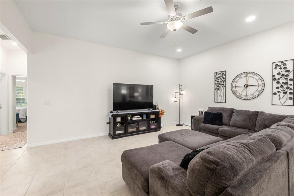 For Sale: $299,900 (3 beds, 2 baths, 1495 Square Feet)