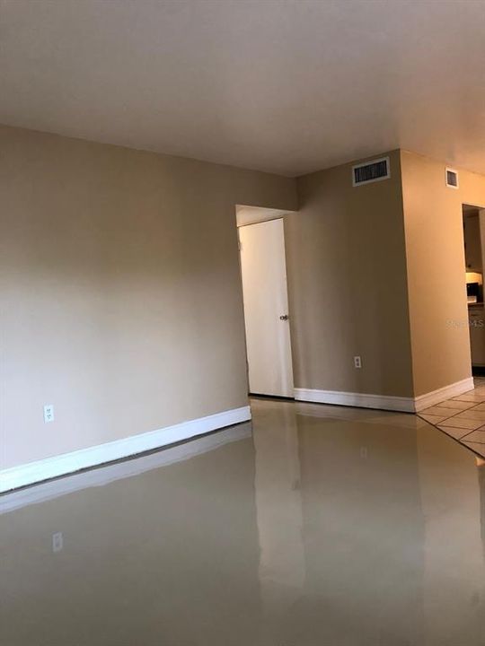 For Rent: $1,280 (1 beds, 1 baths, 650 Square Feet)