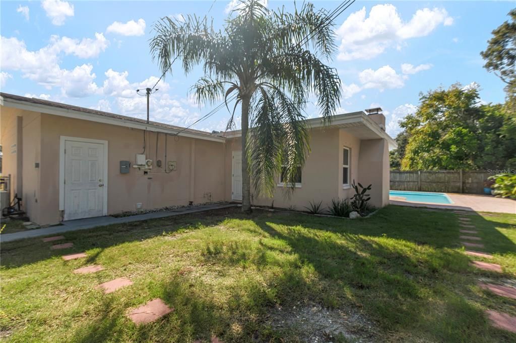 For Sale: $550,000 (3 beds, 2 baths, 1706 Square Feet)