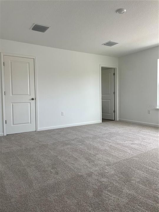 Upstairs Bedroom/loft