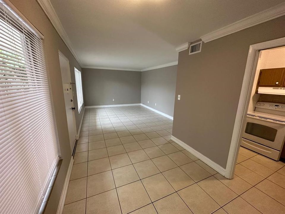 For Rent: $1,280 (1 beds, 1 baths, 650 Square Feet)