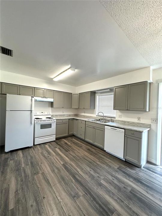 For Rent: $1,795 (2 beds, 2 baths, 1050 Square Feet)