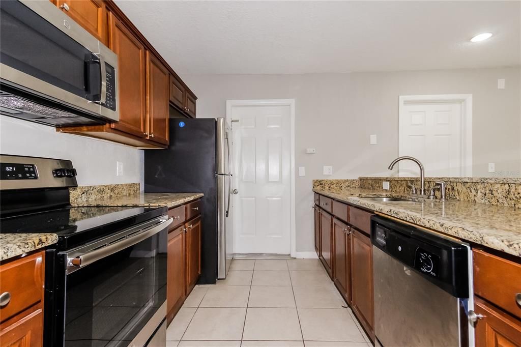 For Rent: $2,090 (4 beds, 2 baths, 1370 Square Feet)