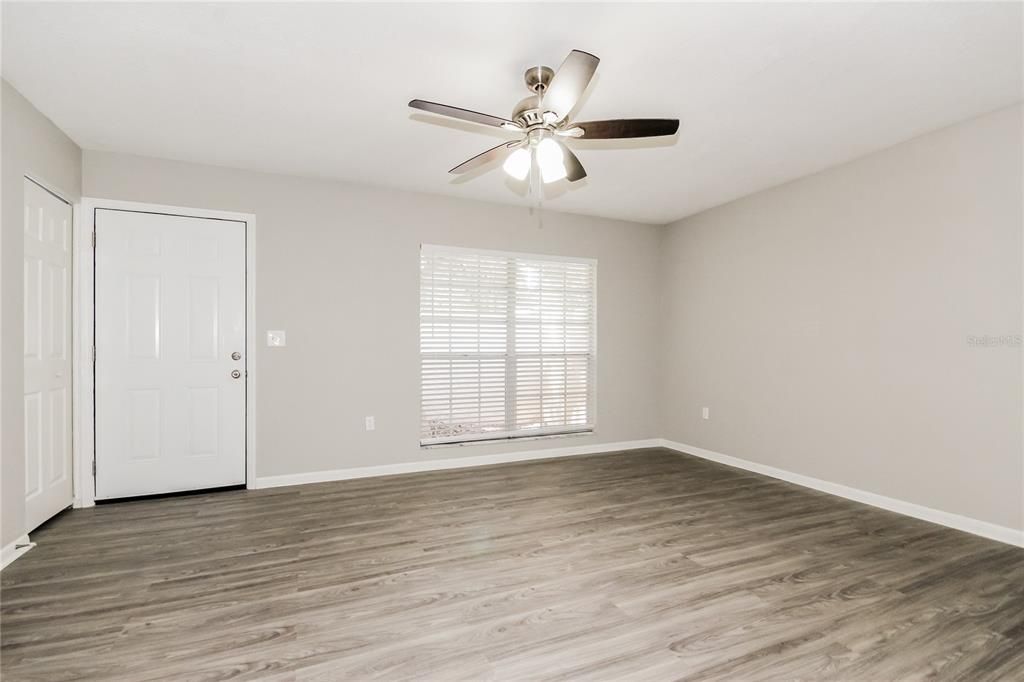 For Rent: $2,090 (4 beds, 2 baths, 1370 Square Feet)