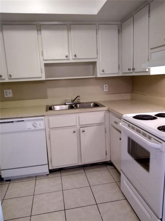 For Rent: $1,550 (2 beds, 2 baths, 920 Square Feet)