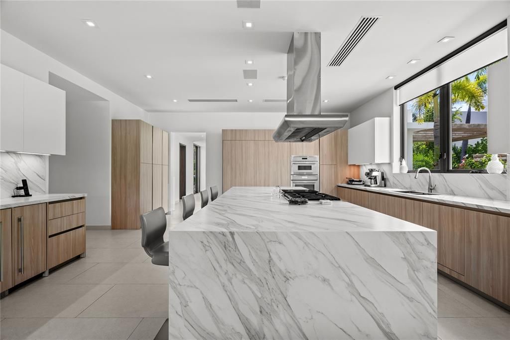 待售: $25,900,000 (7 贝兹, 8 浴室, 13145 平方英尺)