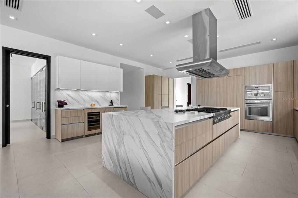 待售: $25,900,000 (7 贝兹, 8 浴室, 13145 平方英尺)