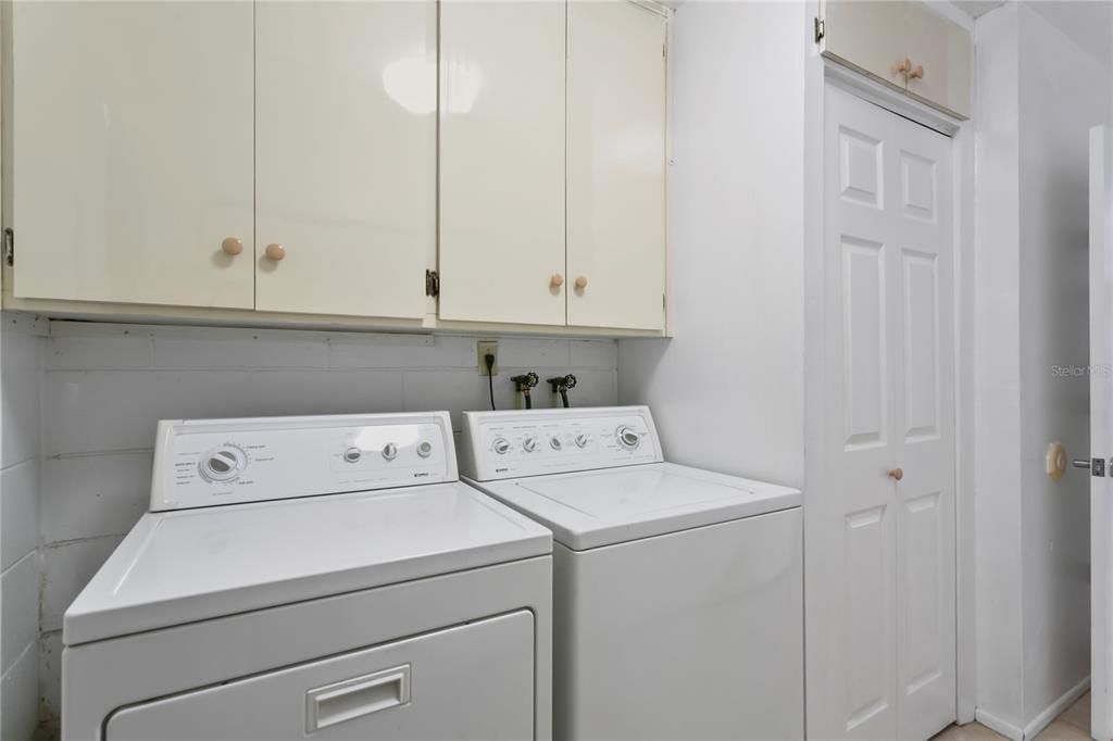 For Sale: $345,900 (3 beds, 1 baths, 1269 Square Feet)