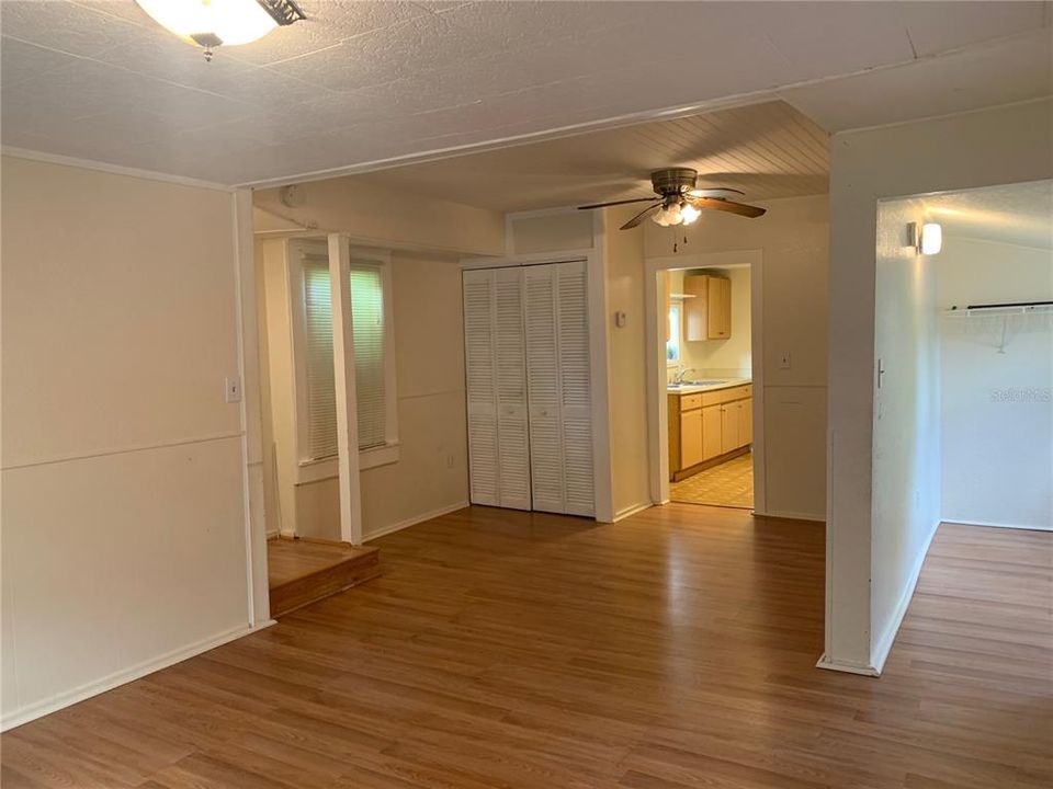 For Rent: $1,295 (1 beds, 1 baths, 665 Square Feet)