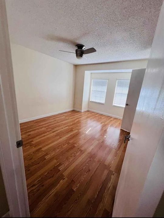 For Rent: $2,100 (3 beds, 2 baths, 1341 Square Feet)