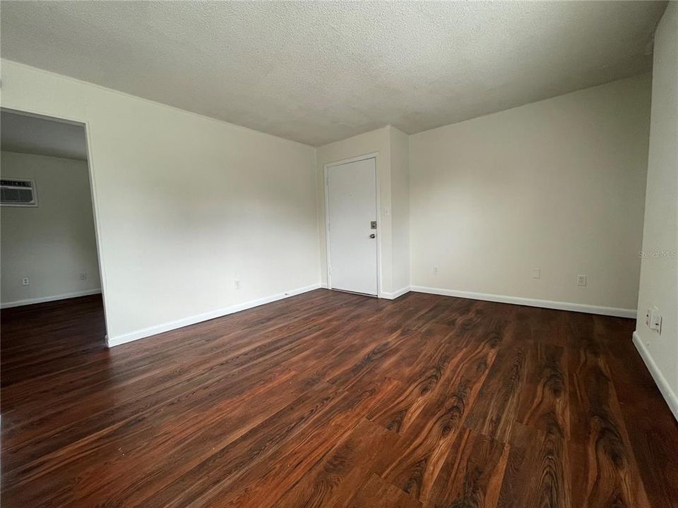 For Rent: $1,250 (1 beds, 1 baths, 540 Square Feet)