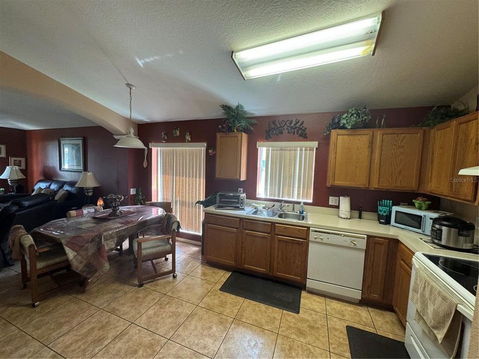 For Sale: $379,900 (4 beds, 2 baths, 1956 Square Feet)