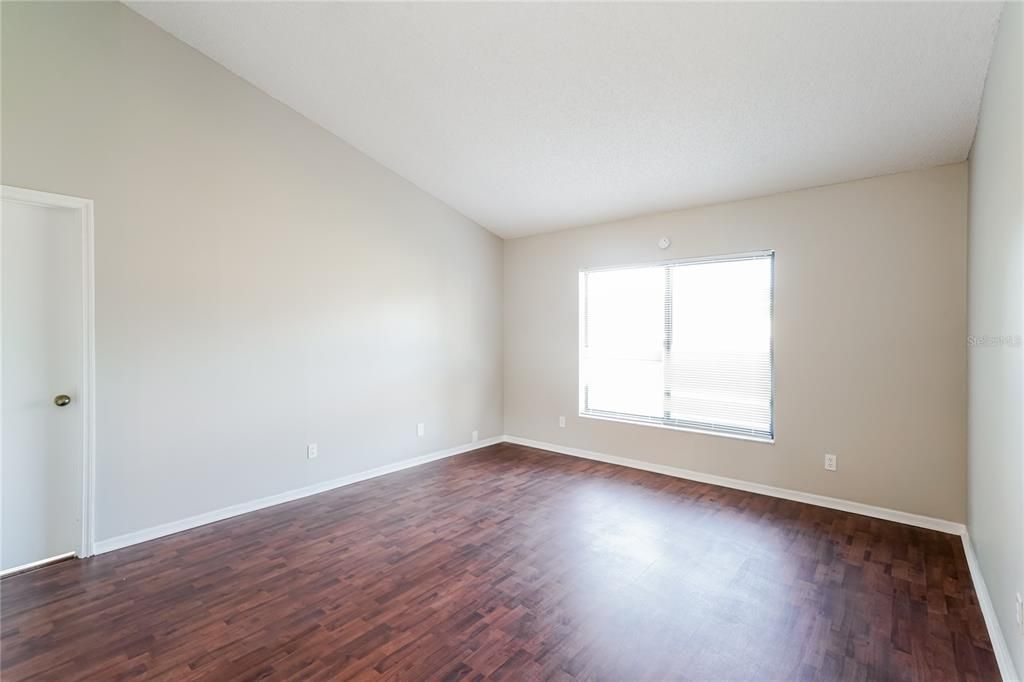 For Rent: $2,165 (3 beds, 2 baths, 1744 Square Feet)