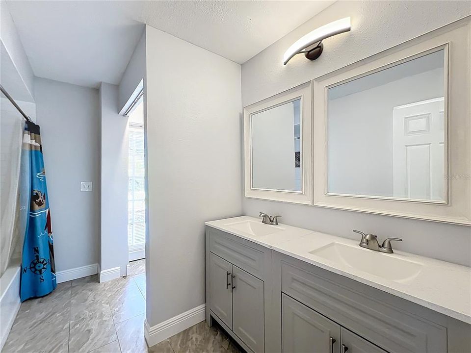 2nd Bathroom with Tub