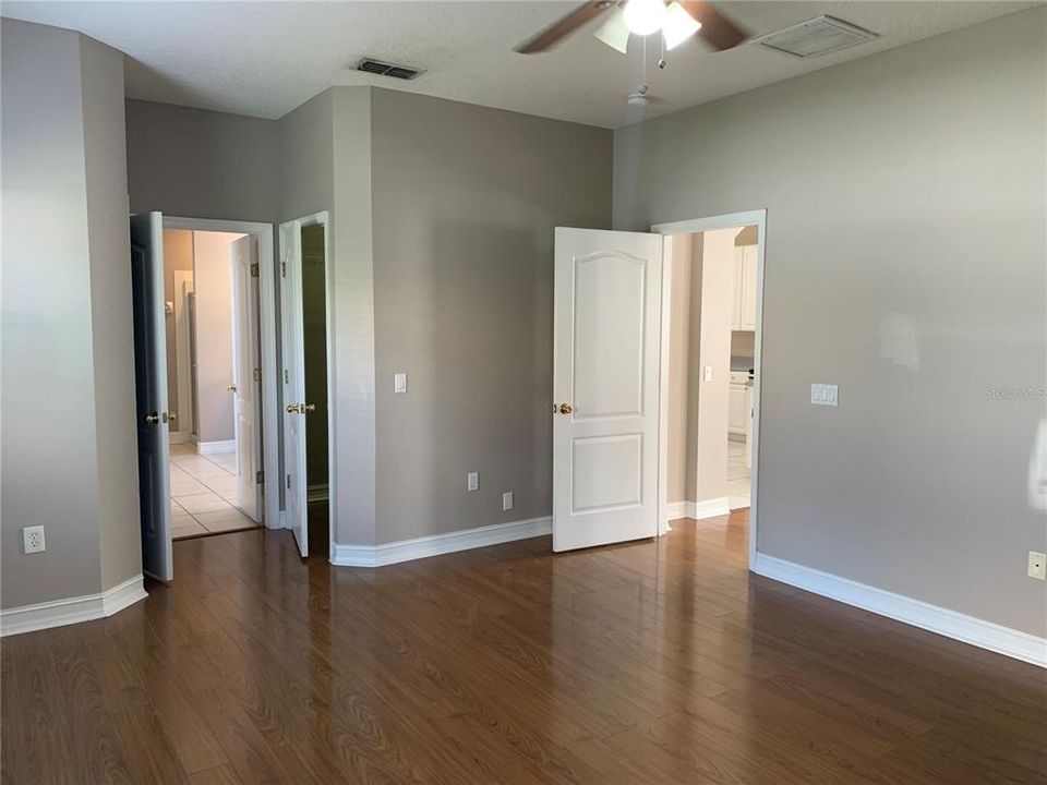 For Rent: $2,195 (3 beds, 2 baths, 1806 Square Feet)