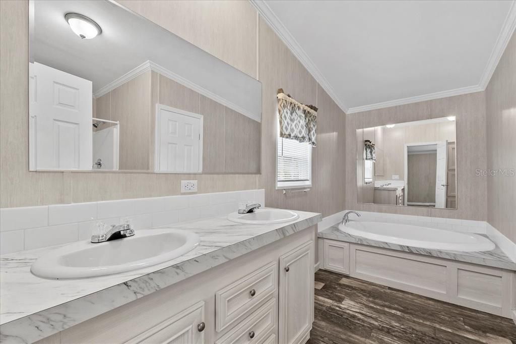 Primary Bathroom w/dual sinks and island soaking tub