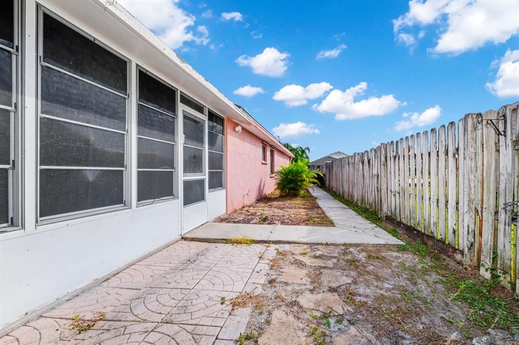 For Sale: $425,000 (3 beds, 2 baths, 1662 Square Feet)