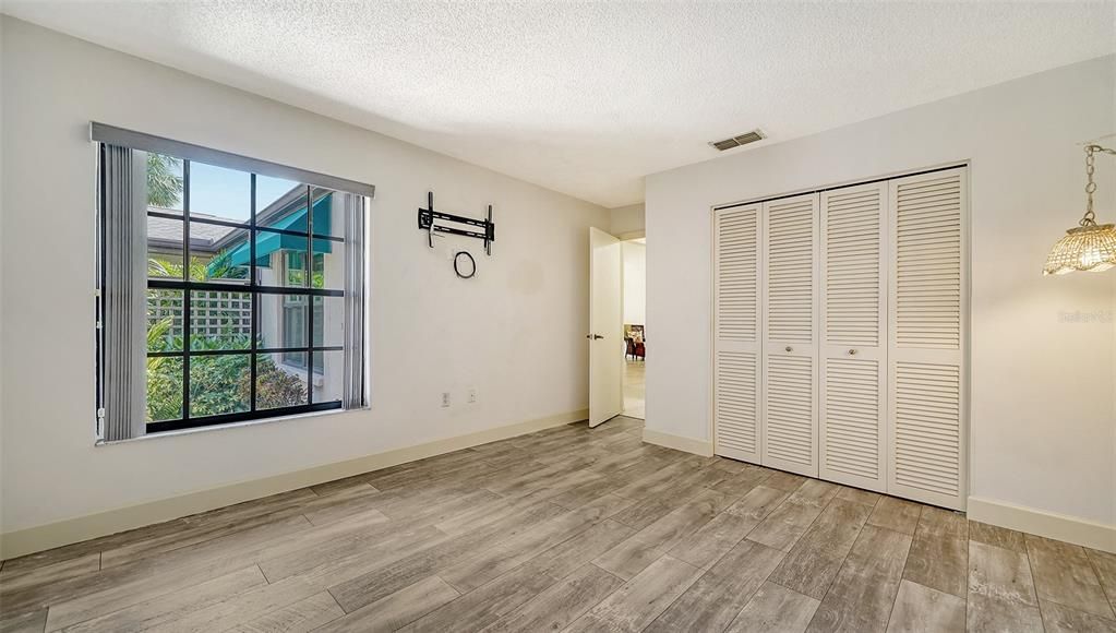 Guest bedroom