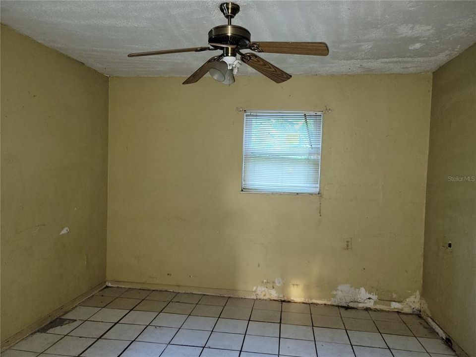 For Sale: $190,000 (4 beds, 2 baths, 1339 Square Feet)