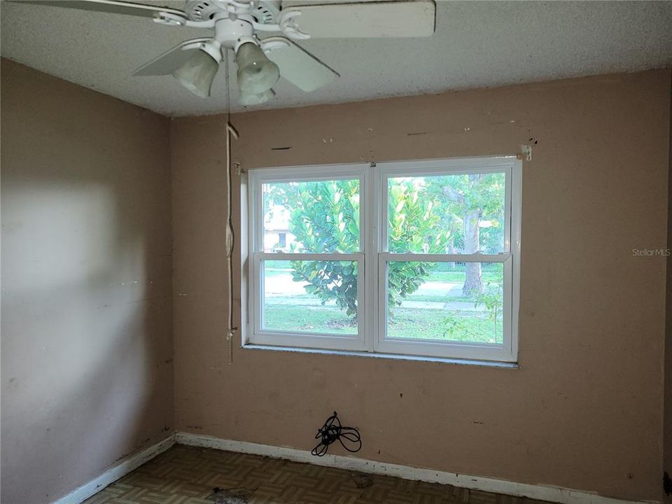 For Sale: $190,000 (4 beds, 2 baths, 1339 Square Feet)