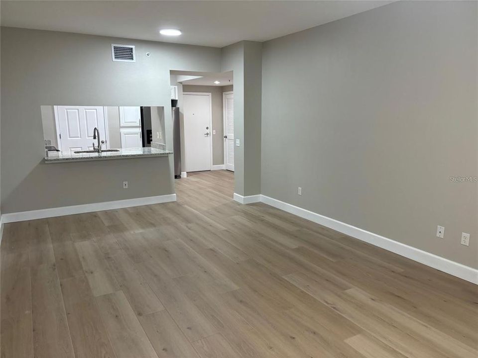 For Sale: $470,000 (2 beds, 2 baths, 1148 Square Feet)