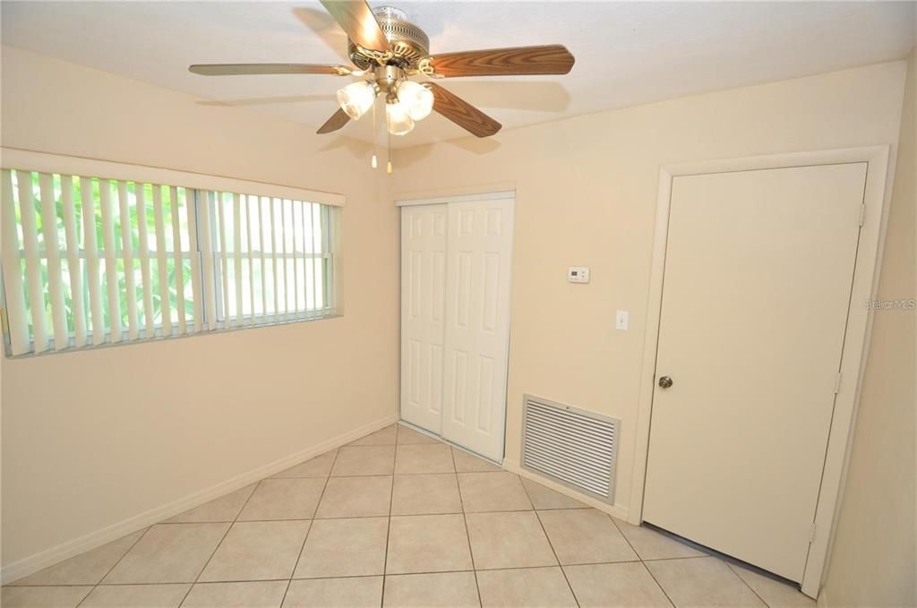 For Rent: $1,595 (3 beds, 1 baths, 861 Square Feet)