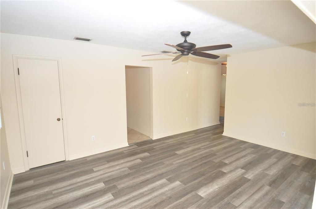 For Rent: $1,595 (3 beds, 1 baths, 861 Square Feet)