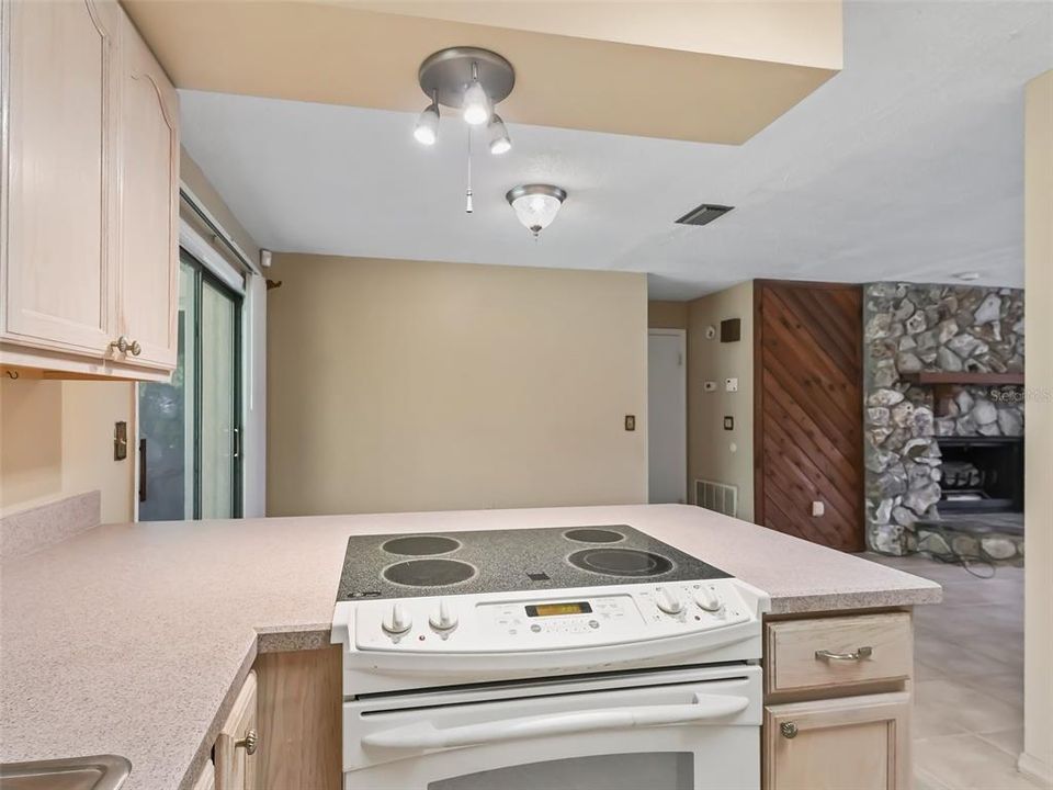 For Sale: $334,900 (3 beds, 2 baths, 1782 Square Feet)