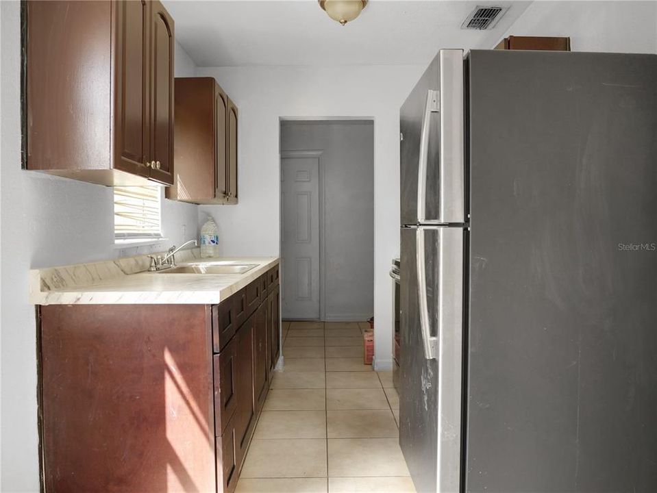 For Sale: $225,000 (3 beds, 1 baths, 1021 Square Feet)