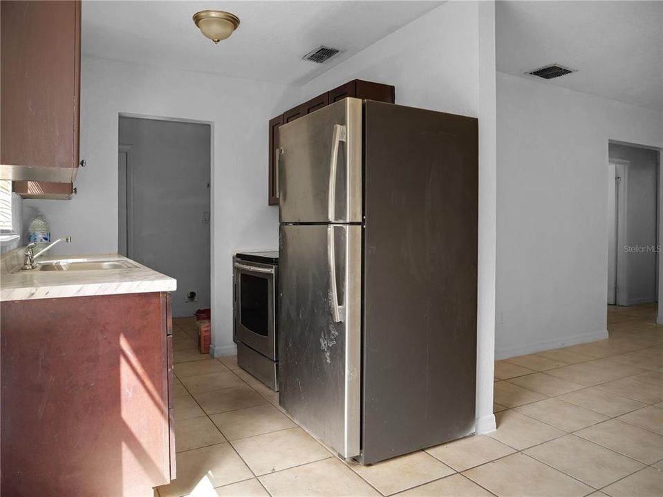 For Sale: $225,000 (3 beds, 1 baths, 1021 Square Feet)