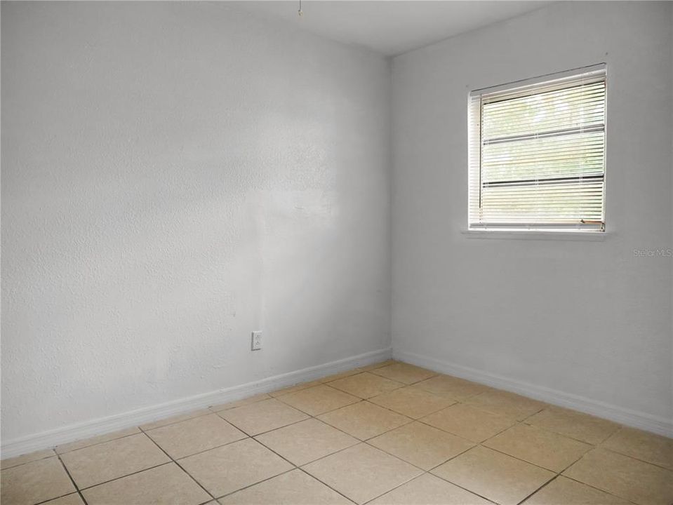 For Sale: $225,000 (3 beds, 1 baths, 1021 Square Feet)