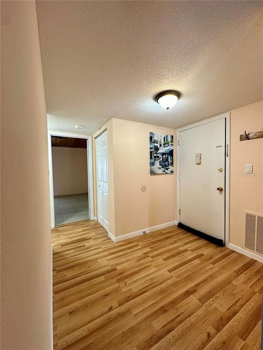 For Rent: $1,850 (2 beds, 2 baths, 1216 Square Feet)