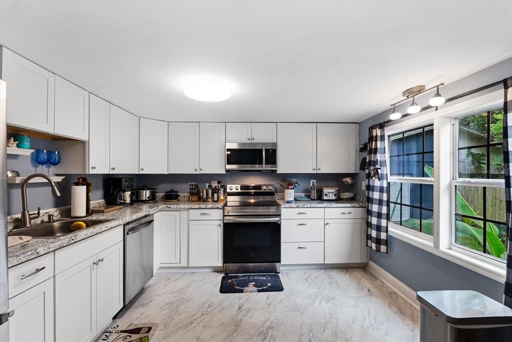 Large Kitchen w/ Great light!