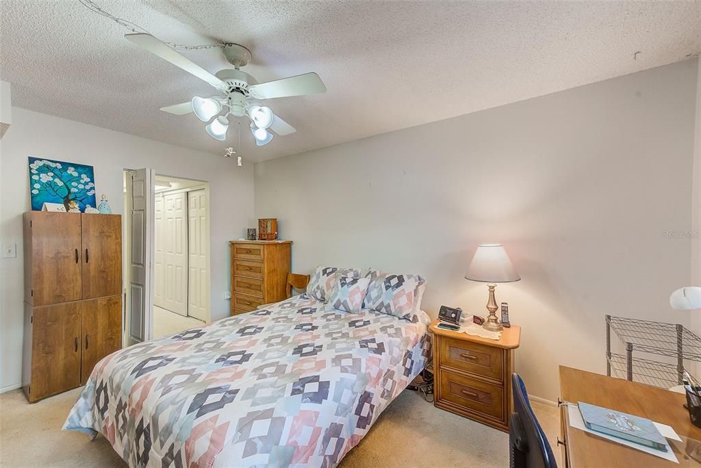 For Sale: $165,000 (1 beds, 1 baths, 855 Square Feet)