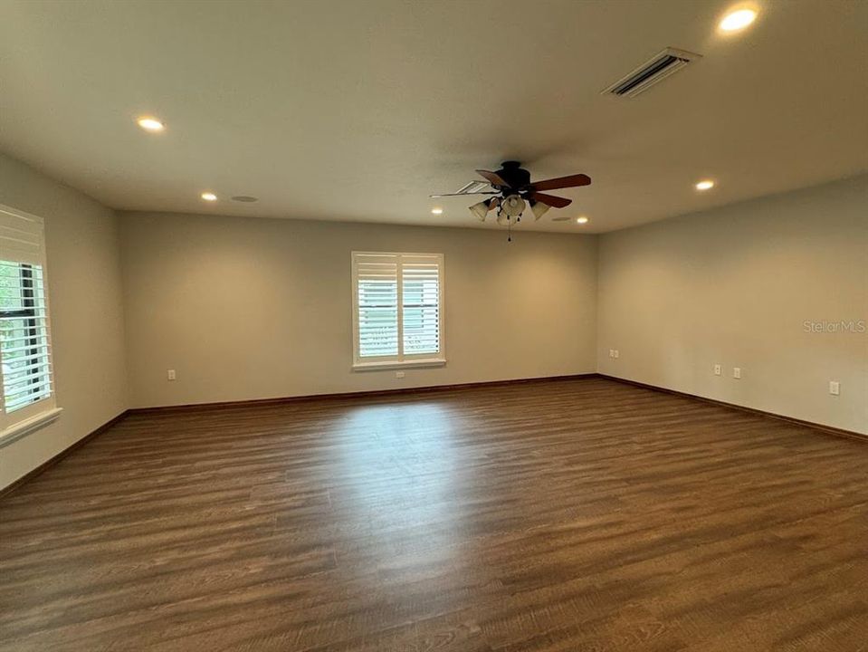 For Rent: $2,600 (2 beds, 2 baths, 1600 Square Feet)