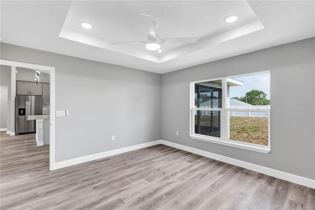 Active With Contract: $2,000 (3 beds, 2 baths, 1439 Square Feet)