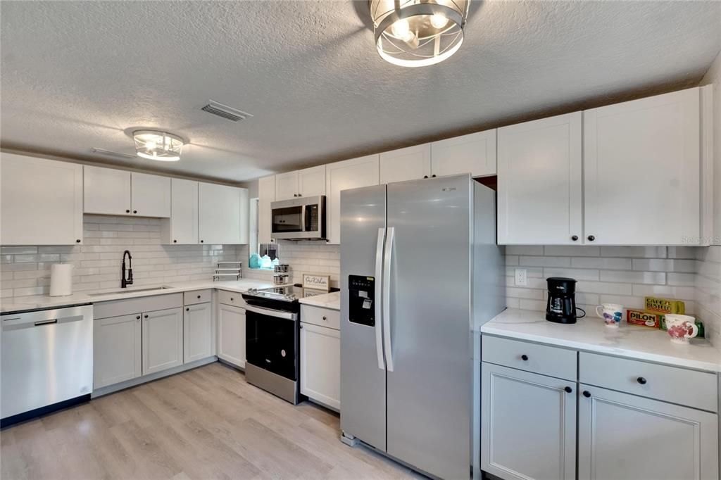 For Sale: $349,900 (3 beds, 2 baths, 1351 Square Feet)