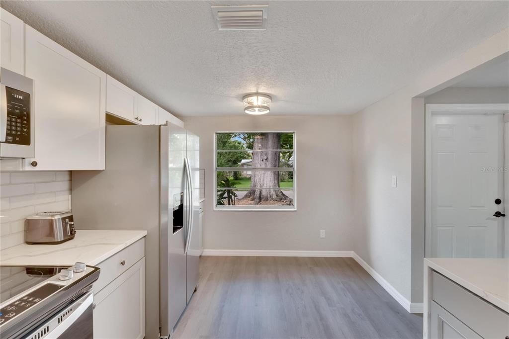 For Sale: $349,900 (3 beds, 2 baths, 1351 Square Feet)