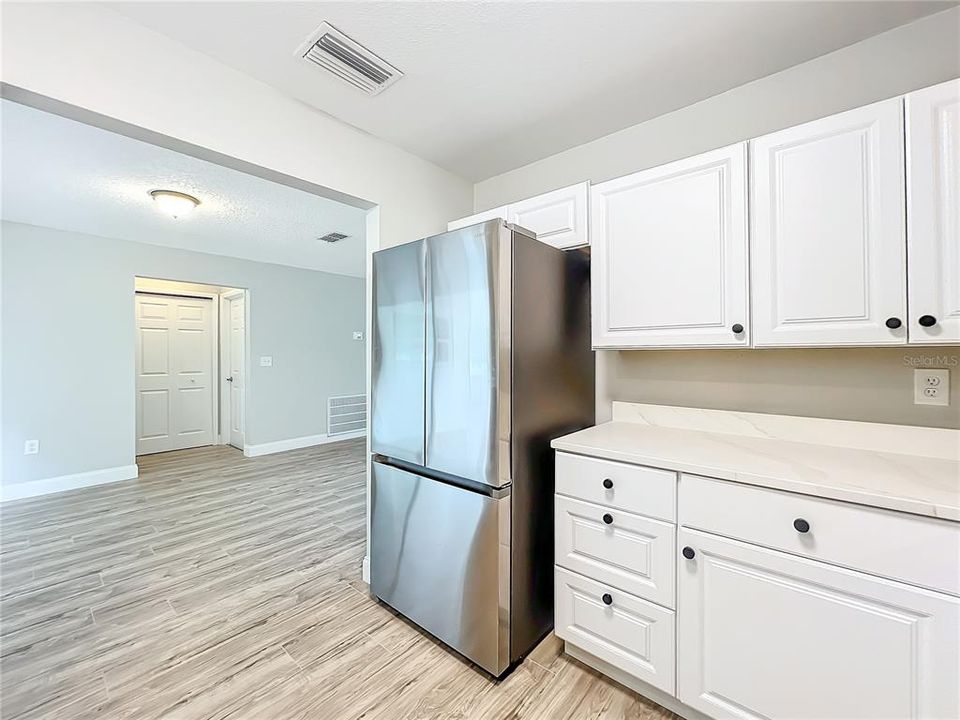 Active With Contract: $229,900 (2 beds, 2 baths, 1080 Square Feet)