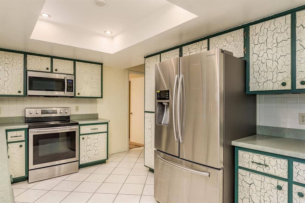 For Sale: $325,000 (3 beds, 2 baths, 1610 Square Feet)