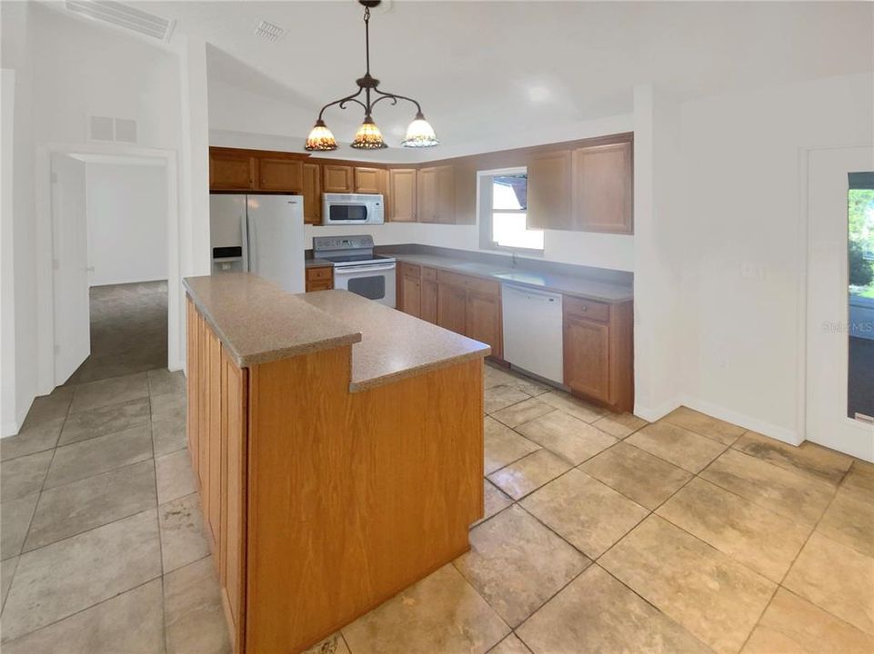 For Sale: $280,000 (3 beds, 2 baths, 1374 Square Feet)