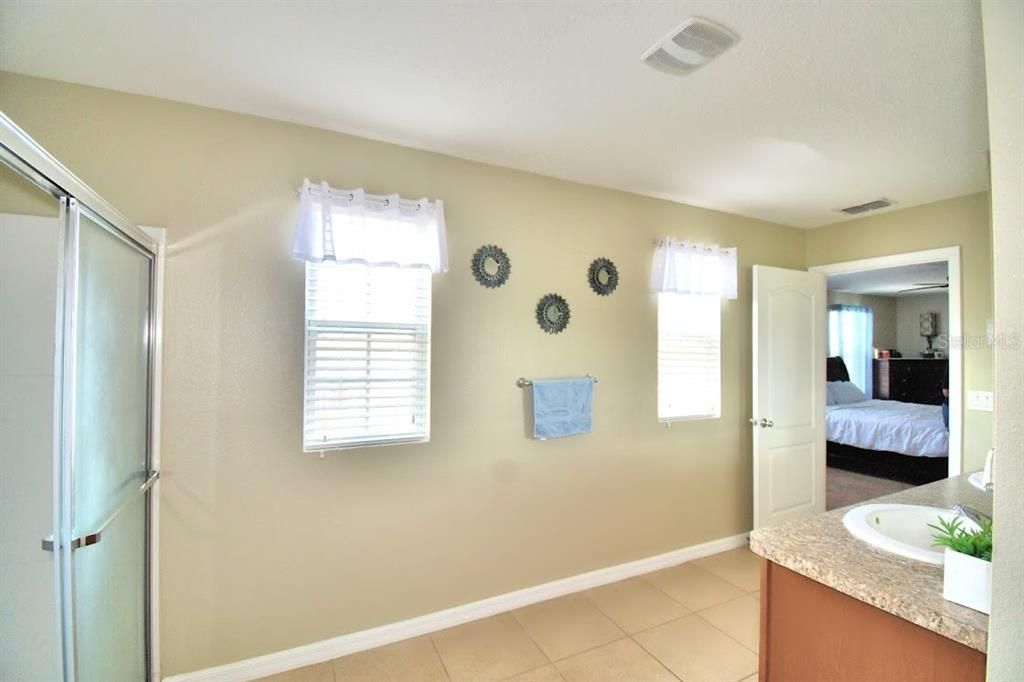 For Sale: $324,900 (4 beds, 2 baths, 2526 Square Feet)