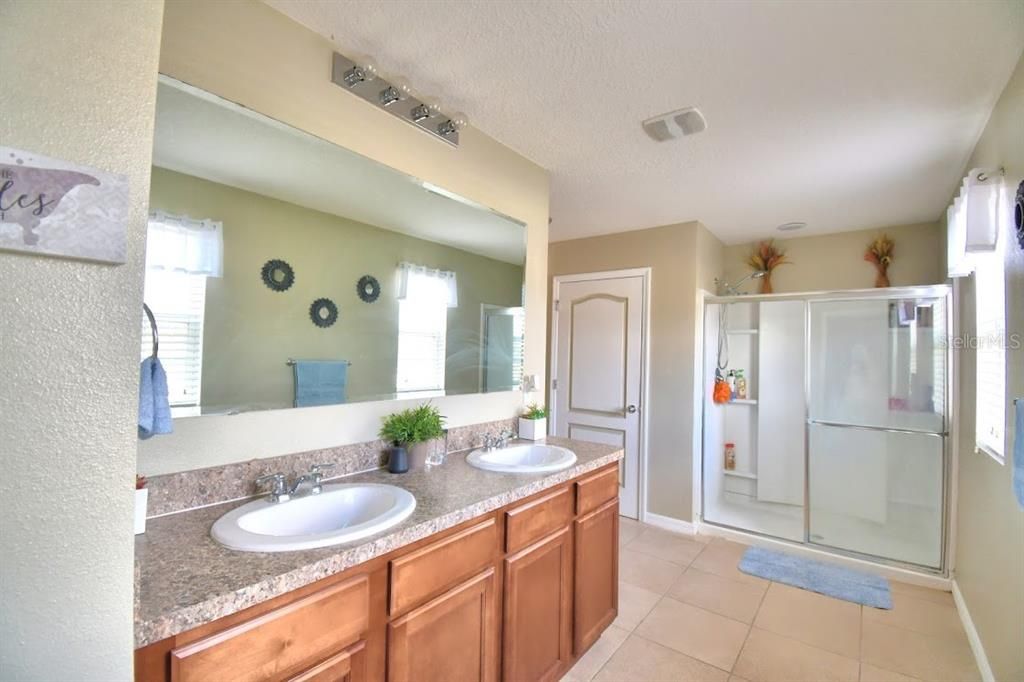 For Sale: $324,900 (4 beds, 2 baths, 2526 Square Feet)