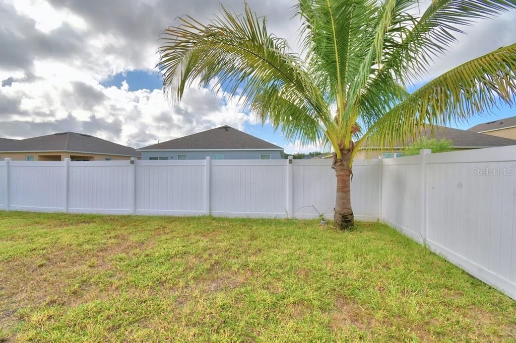 For Sale: $324,900 (4 beds, 2 baths, 2526 Square Feet)