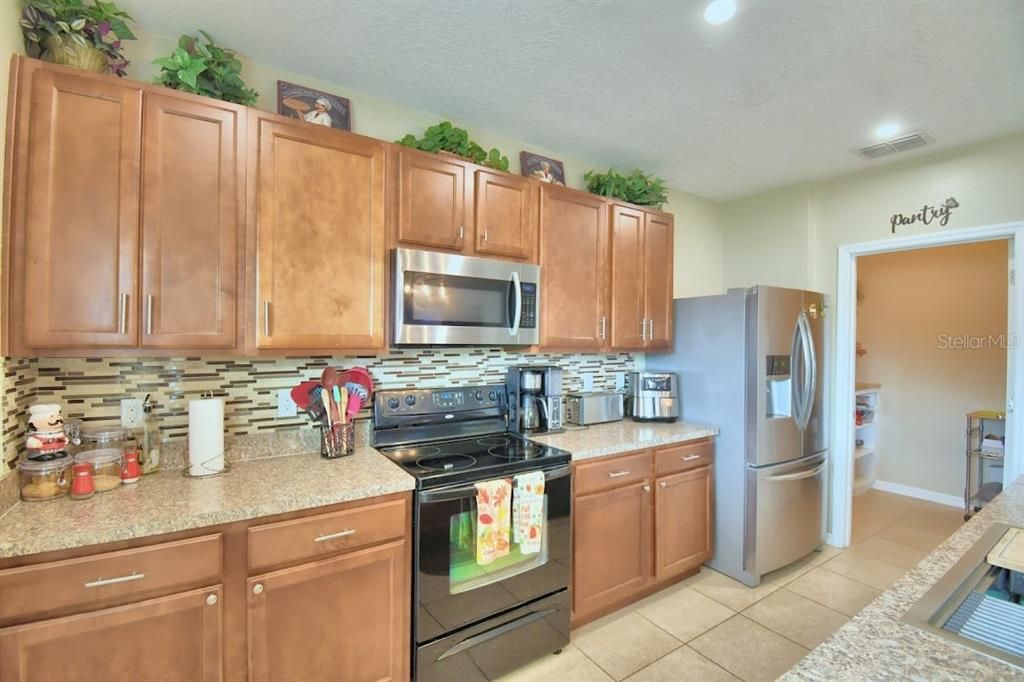 For Sale: $324,900 (4 beds, 2 baths, 2526 Square Feet)