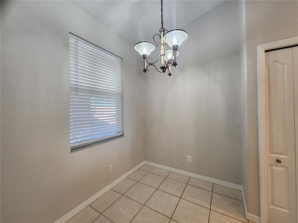 For Sale: $289,900 (2 beds, 2 baths, 1104 Square Feet)