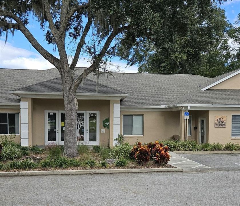 4-Suite Office Front Entrances