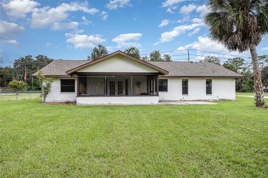 For Sale: $285,000 (3 beds, 2 baths, 1784 Square Feet)